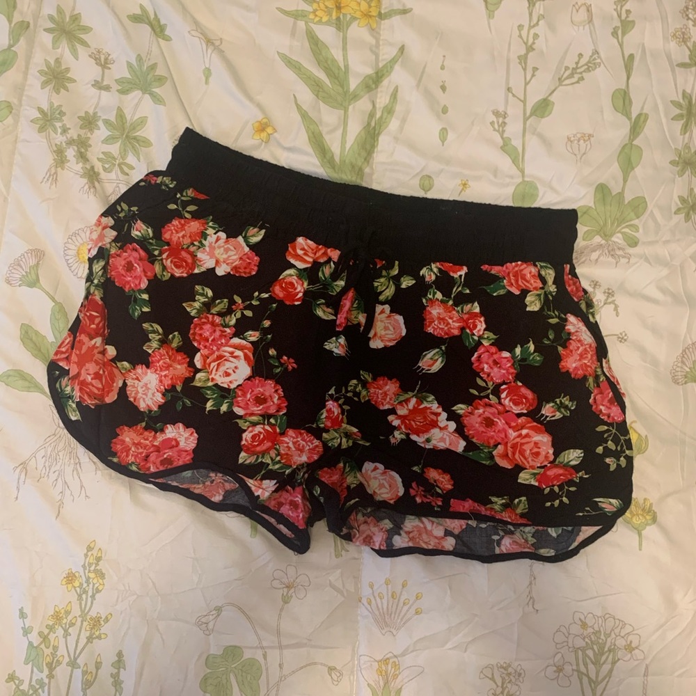 Stretchy Waist Shorts